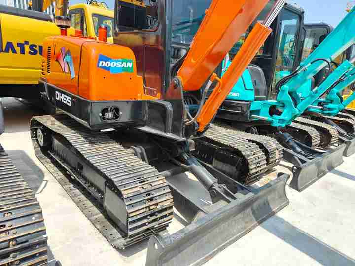 90% New Mini Excavator Doosan DH55, 5-Ton Mini Used Doosan Excavator with Low Price and Good Quality - Mini escavadeira: foto 5 90% New Mini Excavator Doosan DH55, 5-Ton Mini Used Doosan Excavator with Low Price and Good Quality - Mini escavadeira: foto 5