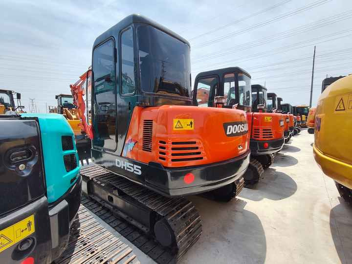 90% New Mini Excavator Doosan DH55, 5-Ton Mini Used Doosan Excavator with Low Price and Good Quality - Mini escavadeira: foto 3 90% New Mini Excavator Doosan DH55, 5-Ton Mini Used Doosan Excavator with Low Price and Good Quality - Mini escavadeira: foto 3
