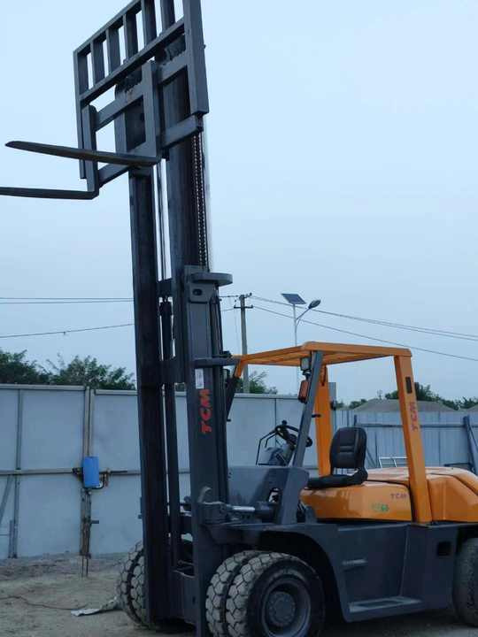 90% New TCM 6T Forklift Used Machine , Powerful, Low Price, and Very Good Quality - Empilhadeira: foto 3 90% New TCM 6T Forklift Used Machine , Powerful, Low Price, and Very Good Quality - Empilhadeira: foto 3