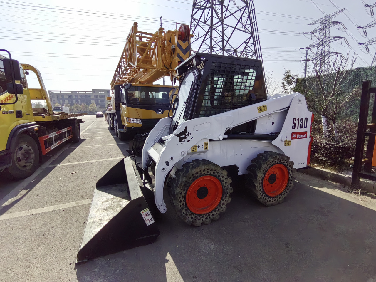BOBCAT S130 - Mini pá carregadora: foto 2 BOBCAT S130 - Mini pá carregadora: foto 2