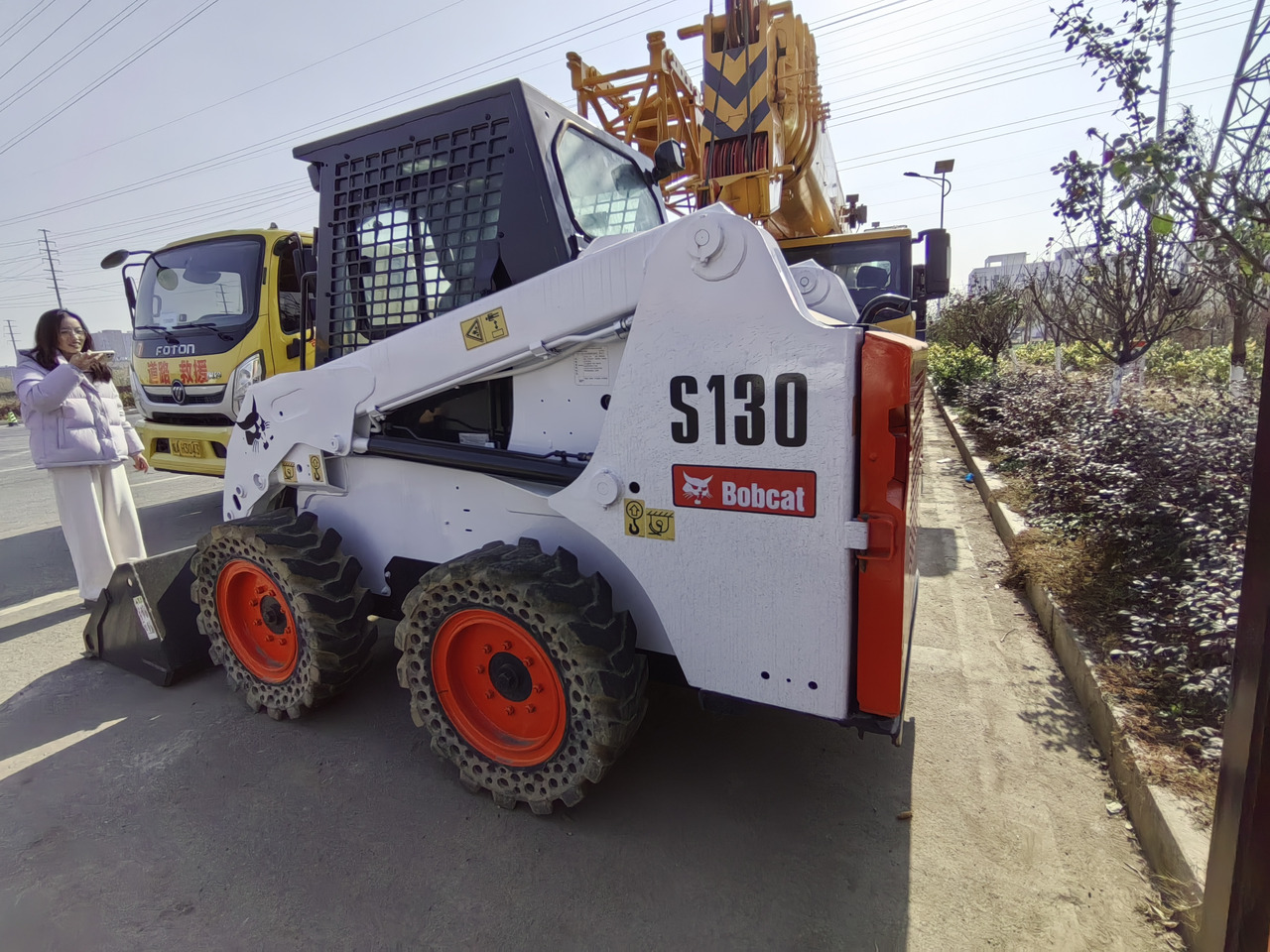 BOBCAT S130 - Mini pá carregadora: foto 1 BOBCAT S130 - Mini pá carregadora: foto 1