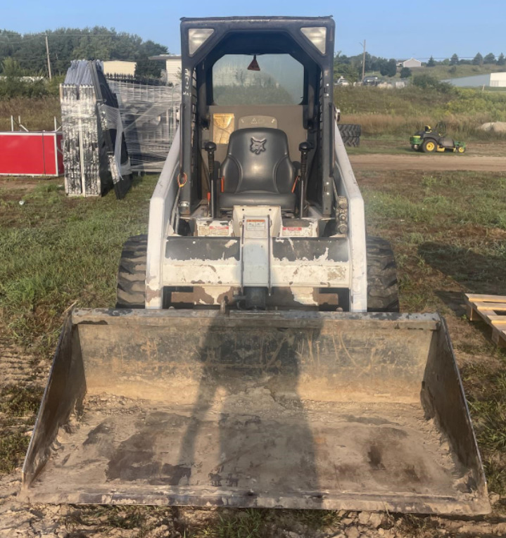 BOBCAT S130 - Mini pá carregadora: foto 2 BOBCAT S130 - Mini pá carregadora: foto 2