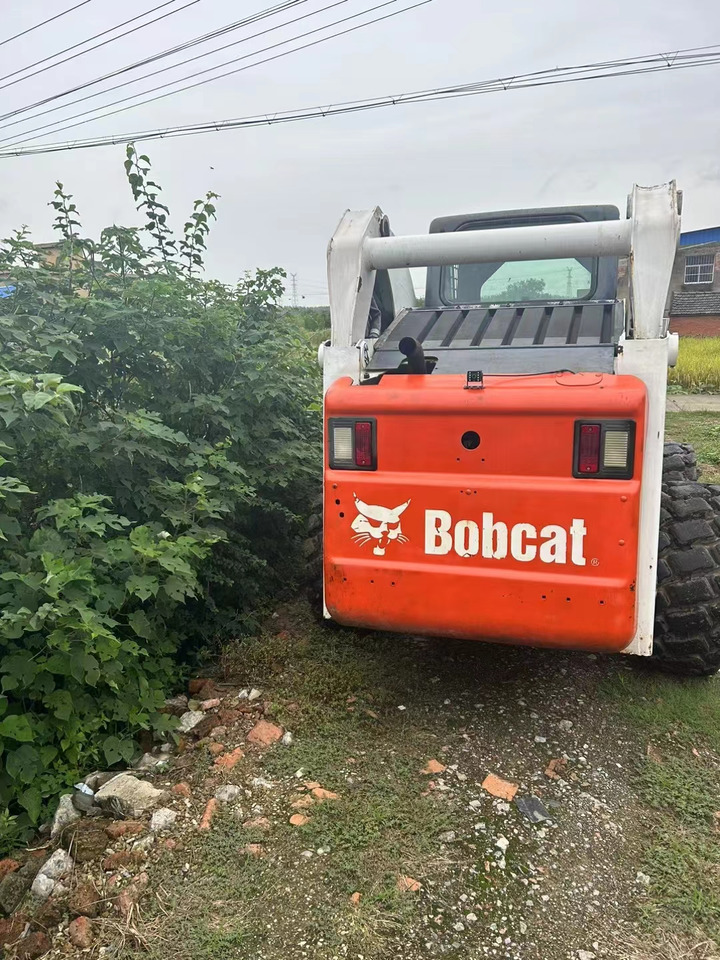 BOBCAT S300 - Mini pá carregadora: foto 5 BOBCAT S300 - Mini pá carregadora: foto 5