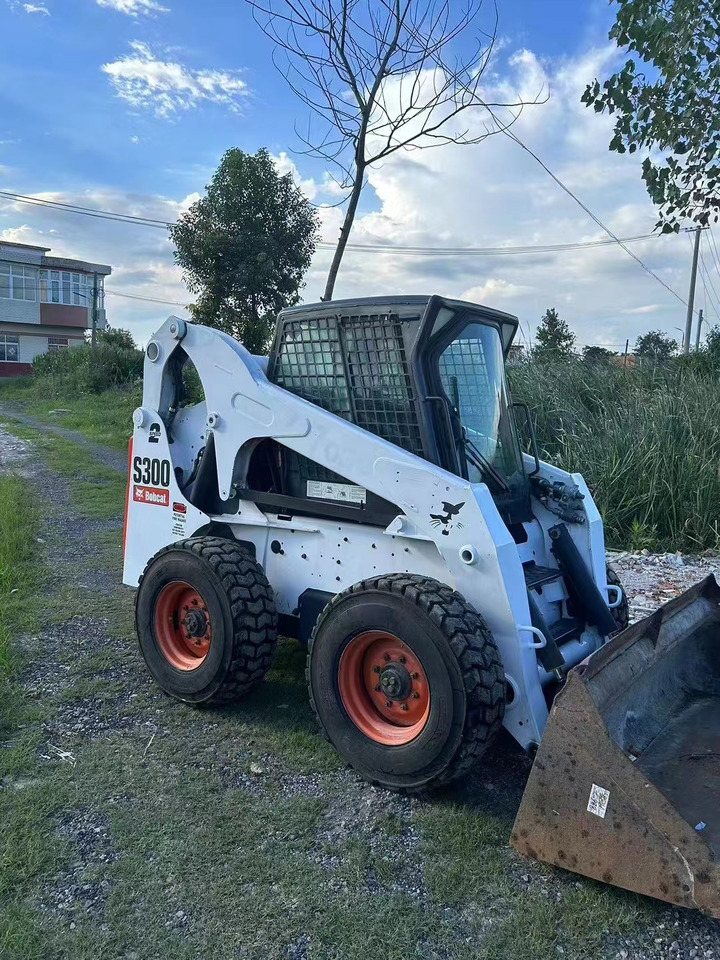 BOBCAT s300 - Mini pá carregadora: foto 4 BOBCAT s300 - Mini pá carregadora: foto 4