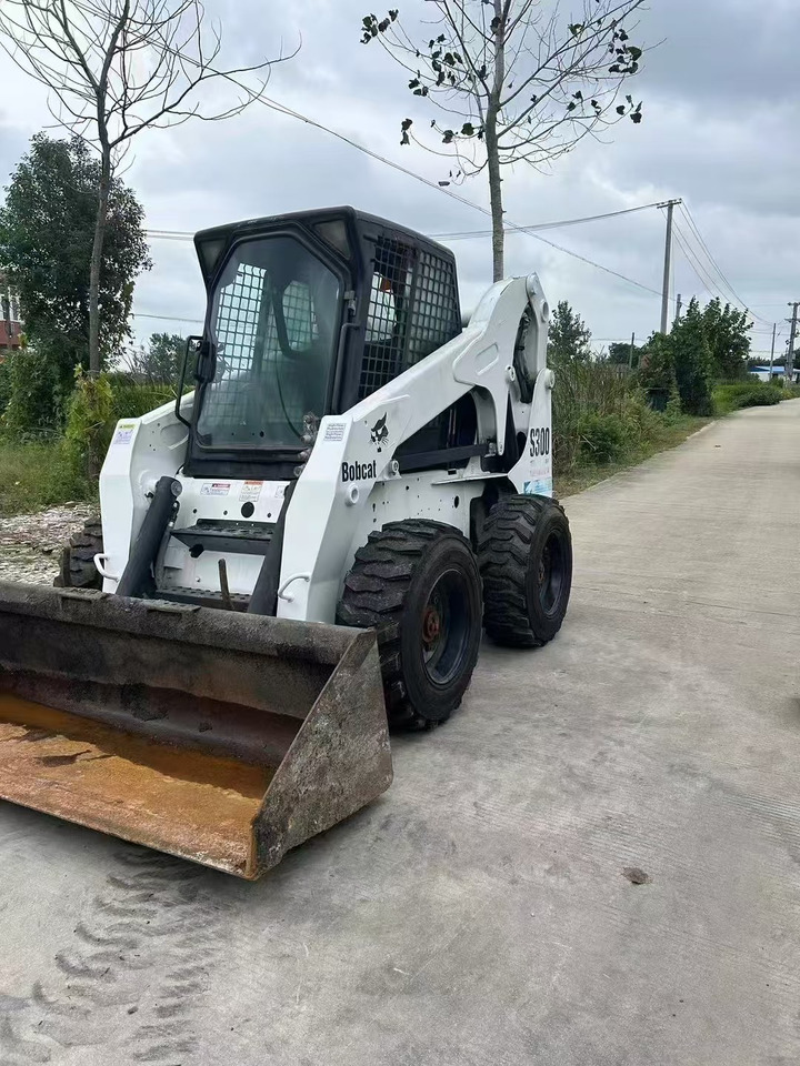 BOBCAT s300 - Mini pá carregadora: foto 2 BOBCAT s300 - Mini pá carregadora: foto 2