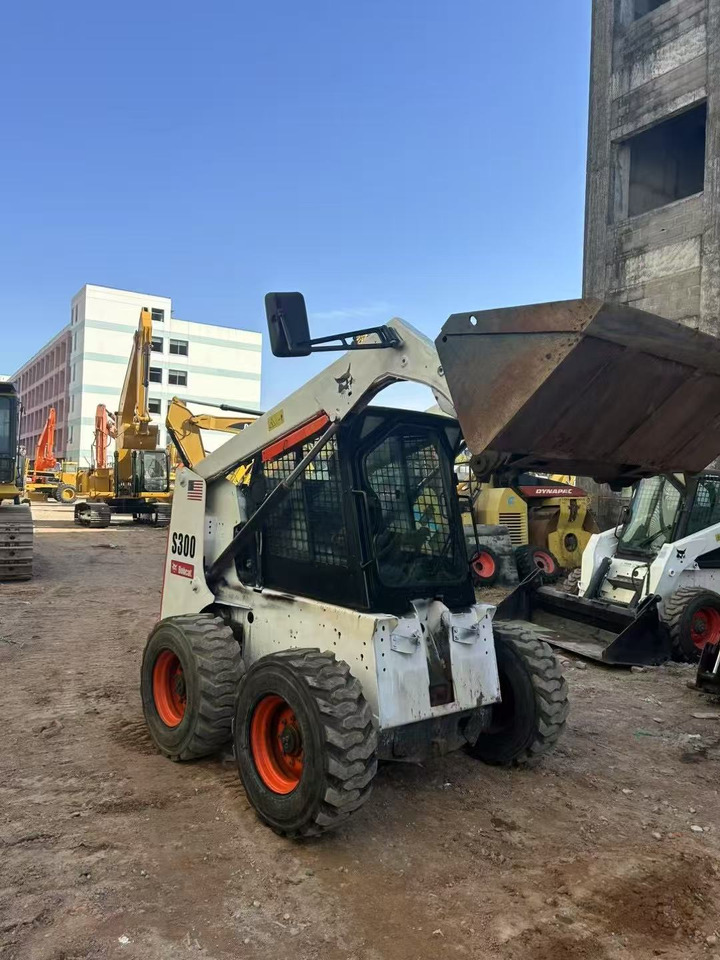 BOBCAT s300 - Mini pá carregadora: foto 4 BOBCAT s300 - Mini pá carregadora: foto 4