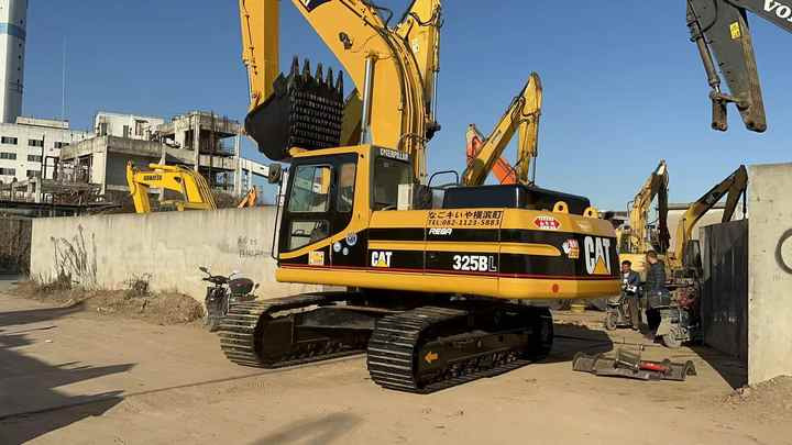 Cat325B Low Working Time CAT 320 325D 315D Excavator Caterpillar Used 25ton Cat325B Medium Size Digger - Escavadeira: foto 5 Cat325B Low Working Time CAT 320 325D 315D Excavator Caterpillar Used 25ton Cat325B Medium Size Digger - Escavadeira: foto 5