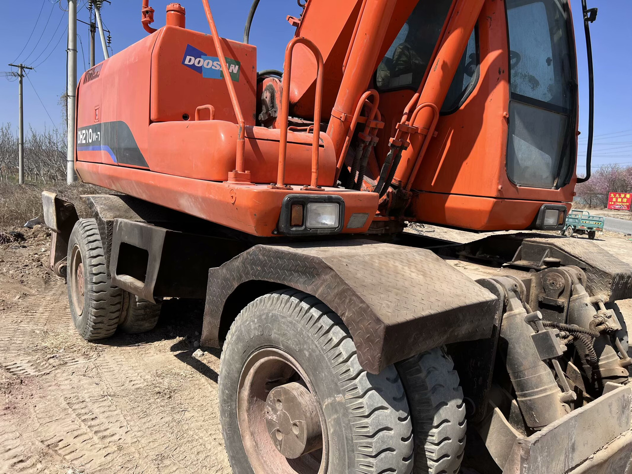 Escavadeira de rodas DOOSAN 210w: foto 14