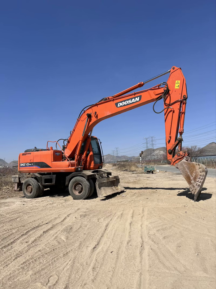 Escavadeira de rodas DOOSAN 210w: foto 8