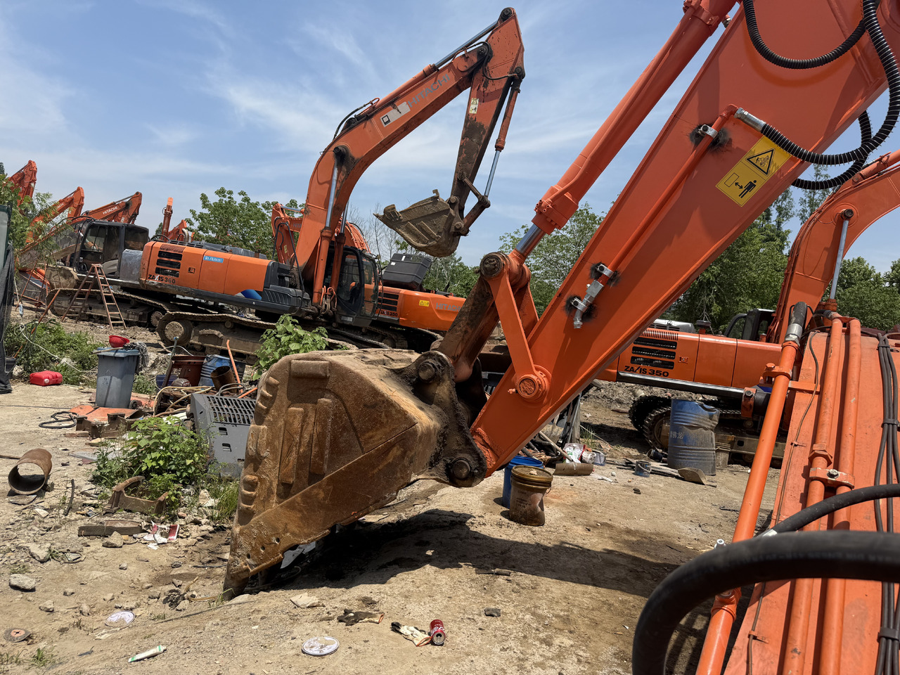 HITACHI used hitachi 350-5g excavator - Escavadeira de rodas: foto 4 HITACHI used hitachi 350-5g excavator - Escavadeira de rodas: foto 4