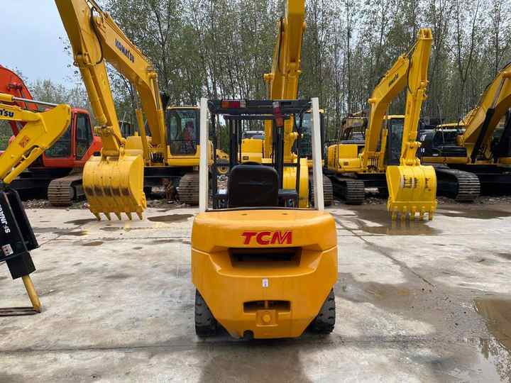 Japanese Forklifts Telehandler Used TCM Forklift Diesel Forklift 3Ton Pallet Truck - Empilhadeira a diesel: foto 2 Japanese Forklifts Telehandler Used TCM Forklift Diesel Forklift 3Ton Pallet Truck - Empilhadeira a diesel: foto 2
