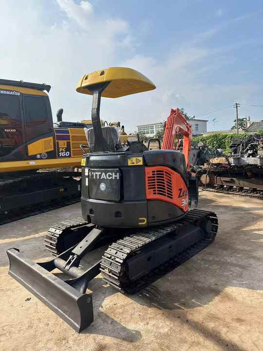 Mini 3-Ton Excavator used Hitachi ZX30 excavator with Excellent Performance and Low Price for sale! - Escavadeira: foto 4 Mini 3-Ton Excavator used Hitachi ZX30 excavator with Excellent Performance and Low Price for sale! - Escavadeira: foto 4