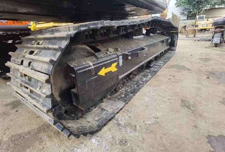 Original Japan Hitachi ZX200-3 Excavator Hitachi Excavator in Low Price for Hot Sale - Escavadora de rastos: foto 5 Original Japan Hitachi ZX200-3 Excavator Hitachi Excavator in Low Price for Hot Sale - Escavadora de rastos: foto 5