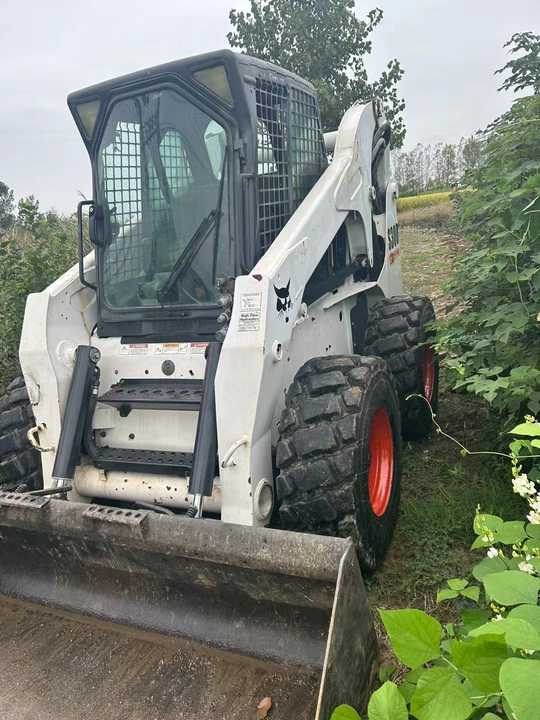 Mini pá carregadora Second Hand   BOBCAT S300 Skid-steer Loader with Very Good Performance Is for Sale at a Low Price: foto 6