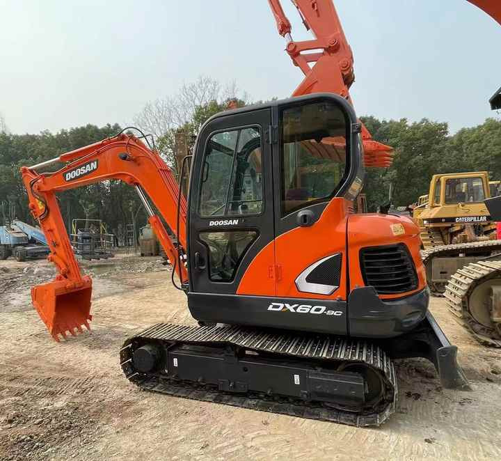 Second Hand Doosan Dx-60 Excavator for Sale - Escavadeira: foto 3 Second Hand Doosan Dx-60 Excavator for Sale - Escavadeira: foto 3