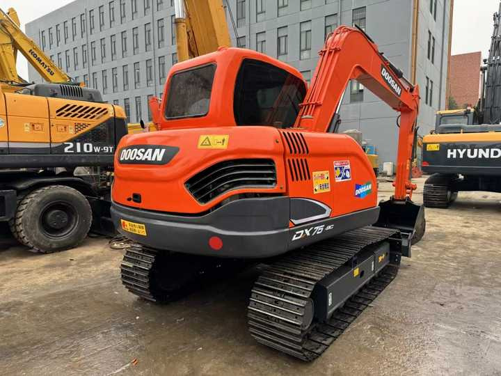 Second Hand Doosan Dx-75 Excavator for Sale - Escavadeira: foto 5 Second Hand Doosan Dx-75 Excavator for Sale - Escavadeira: foto 5