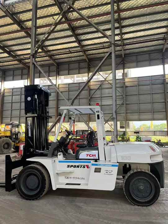 TCM 100 Diesel Forklift 10 Ton | Heavy-Duty Industrial Forklift | Warehouse/Construction Equipment - Empilhadeira a diesel: foto 3 TCM 100 Diesel Forklift 10 Ton | Heavy-Duty Industrial Forklift | Warehouse/Construction Equipment - Empilhadeira a diesel: foto 3