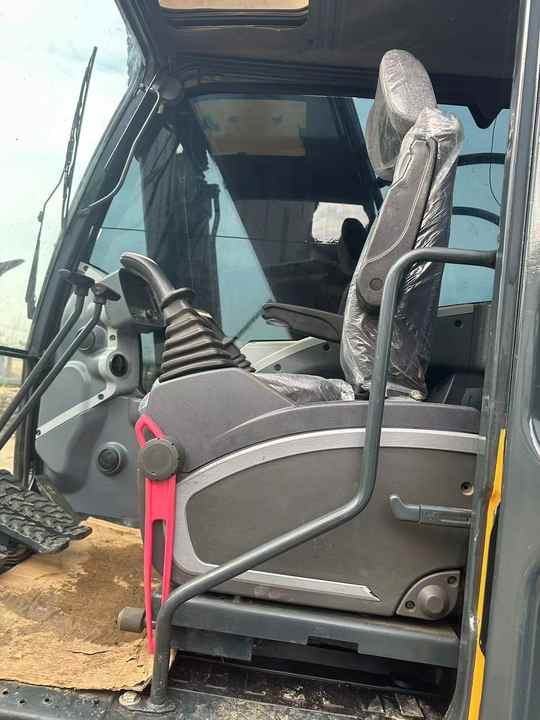 Used 100% Original Korea Brand hyundai 220-9 Excavator for Sale - Escavadeira: foto 4 Used 100% Original Korea Brand hyundai 220-9 Excavator for Sale - Escavadeira: foto 4