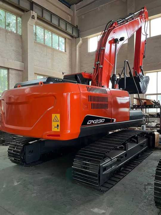 Used Digger DOOSAN DX230 Construction Machinery Construction Digger Used DOOSAN DX230 Cheap Excavator - Escavadora de rastos: foto 3 Used Digger DOOSAN DX230 Construction Machinery Construction Digger Used DOOSAN DX230 Cheap Excavator - Escavadora de rastos: foto 3
