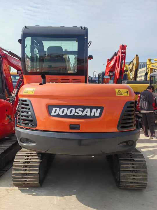 Used Digger DOOSAN DX60 Construction Machinery Construction Digger Used DOOSAN DX60 Cheap Excavator - Escavadora de rastos: foto 4 Used Digger DOOSAN DX60 Construction Machinery Construction Digger Used DOOSAN DX60 Cheap Excavator - Escavadora de rastos: foto 4
