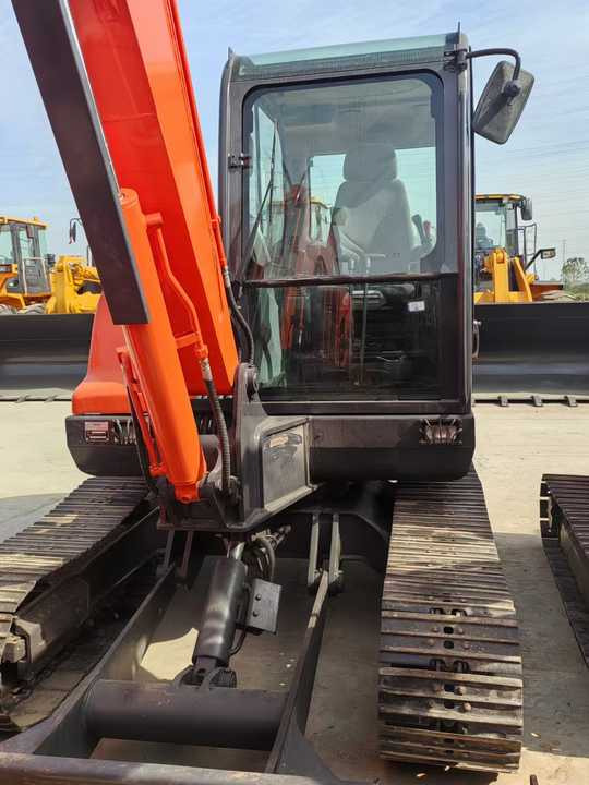Used Digger DOOSAN DX60 Construction Machinery Construction Digger Used DOOSAN DX60 Cheap Excavator - Escavadora de rastos: foto 3 Used Digger DOOSAN DX60 Construction Machinery Construction Digger Used DOOSAN DX60 Cheap Excavator - Escavadora de rastos: foto 3
