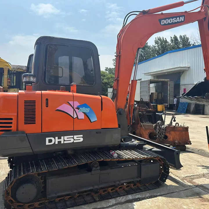 Used Digger Doosan Dh55 Construction Machinery Construction Digger Used Doosan Dh55 Cheap Excavator - Escavadora de rastos: foto 1 Used Digger Doosan Dh55 Construction Machinery Construction Digger Used Doosan Dh55 Cheap Excavator - Escavadora de rastos: foto 1