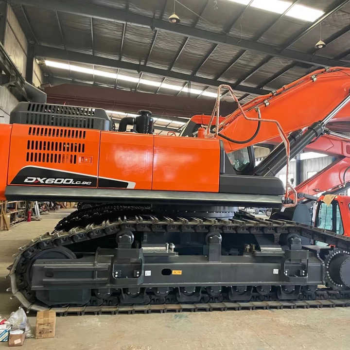Used Excavator Doosan DX600 Excavators Mini Equipment Earth Moving Machinery Doosan Digger Excavator for Sale - Escavadeira: foto 1 Used Excavator Doosan DX600 Excavators Mini Equipment Earth Moving Machinery Doosan Digger Excavator for Sale - Escavadeira: foto 1