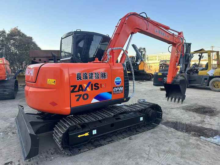 Used Excavator Good Quality Low Price Hitachi ZX70 Excavator in Good Condition for Sale - Escavadora de rastos: foto 3 Used Excavator Good Quality Low Price Hitachi ZX70 Excavator in Good Condition for Sale - Escavadora de rastos: foto 3