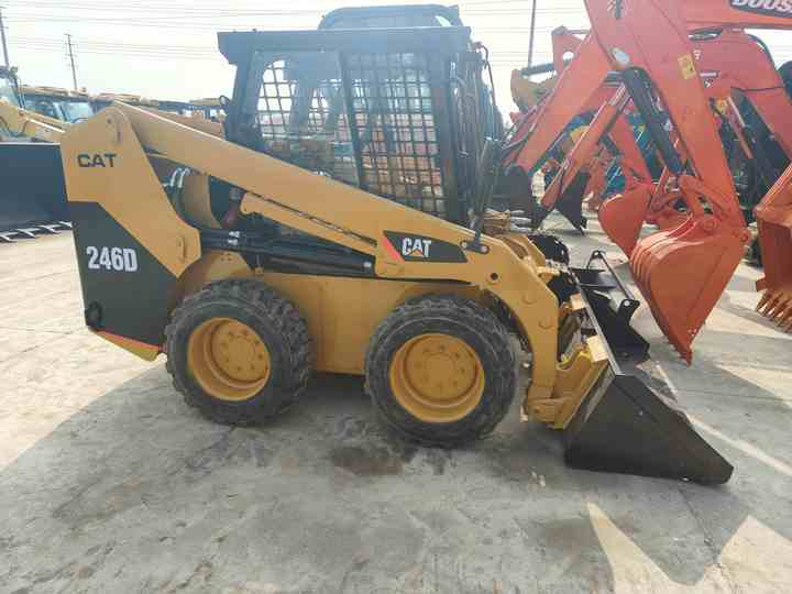 Used Front Loader Tractor CAT 246D Skid Steer Loader / Used Cat 226B 246C 246d Mini Skid Steer Loader in Stock - Mini pá carregadora: foto 2 Used Front Loader Tractor CAT 246D Skid Steer Loader / Used Cat 226B 246C 246d Mini Skid Steer Loader in Stock - Mini pá carregadora: foto 2
