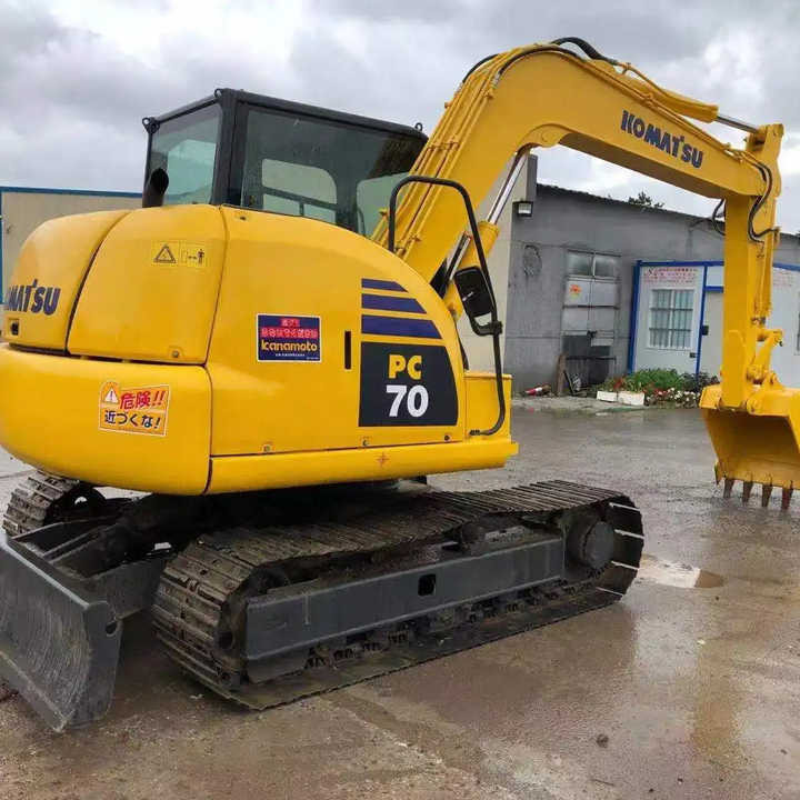 Used Good Quality Komatsu PC70 Excavator for Saleg - Escavadeira: foto 1 Used Good Quality Komatsu PC70 Excavator for Saleg - Escavadeira: foto 1