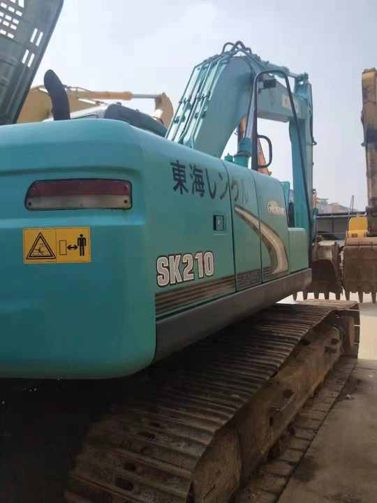 Used High-quality Original Japan Kobelco SK210-8 Crawler Excavator in Hefei - Escavadeira: foto 3 Used High-quality Original Japan Kobelco SK210-8 Crawler Excavator in Hefei - Escavadeira: foto 3