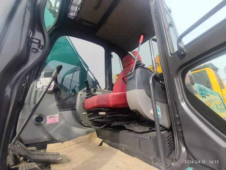 Used Japan Brand Kobelco SK260-8 Hydraulic Digger High Quality Kobelco Sk200 260 Crawler Excavator in Stock on Sale - Escavadeira: foto 4 Used Japan Brand Kobelco SK260-8 Hydraulic Digger High Quality Kobelco Sk200 260 Crawler Excavator in Stock on Sale - Escavadeira: foto 4