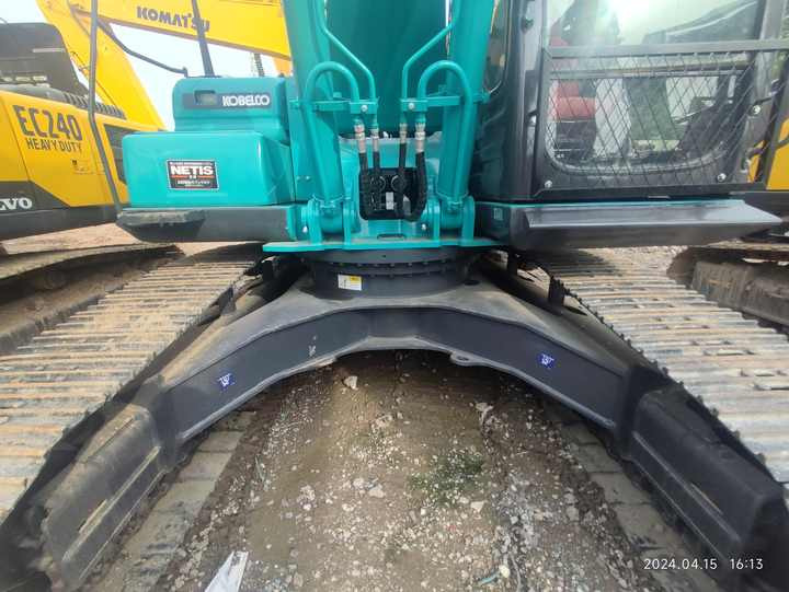 Used Japan Brand Kobelco SK260-8 Hydraulic Digger High Quality Kobelco Sk200 260 Crawler Excavator in Stock on Sale - Escavadeira: foto 5 Used Japan Brand Kobelco SK260-8 Hydraulic Digger High Quality Kobelco Sk200 260 Crawler Excavator in Stock on Sale - Escavadeira: foto 5