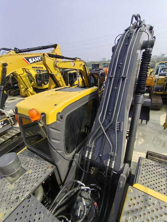Used Original Volvo Brand Ec240d Low Working Hours Used Excavator Volvo Ec240 Cheap Price Construction Machine Volvo240 290 - Escavadora de rastos: foto 5 Used Original Volvo Brand Ec240d Low Working Hours Used Excavator Volvo Ec240 Cheap Price Construction Machine Volvo240 290 - Escavadora de rastos: foto 5