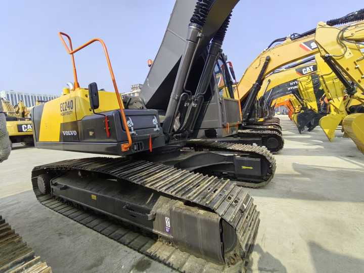 Used Original Volvo Brand Ec240d Low Working Hours Used Excavator Volvo Ec240 Cheap Price Construction Machine Volvo240 290 - Escavadora de rastos: foto 2 Used Original Volvo Brand Ec240d Low Working Hours Used Excavator Volvo Ec240 Cheap Price Construction Machine Volvo240 290 - Escavadora de rastos: foto 2