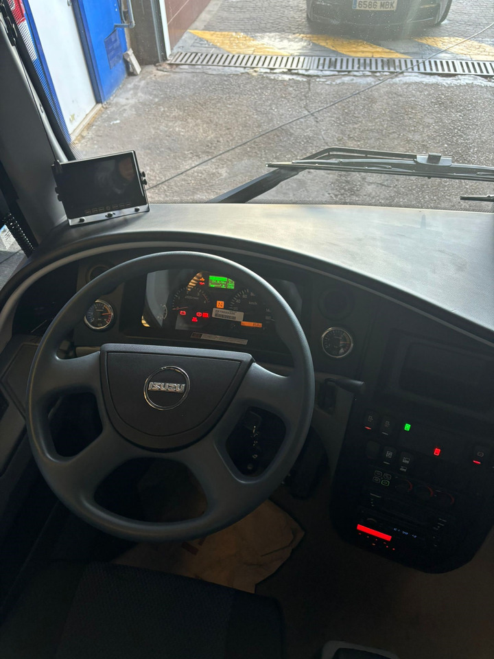 ISUZU TURQUOISE - Autocarro: foto 4 ISUZU TURQUOISE - Autocarro: foto 4