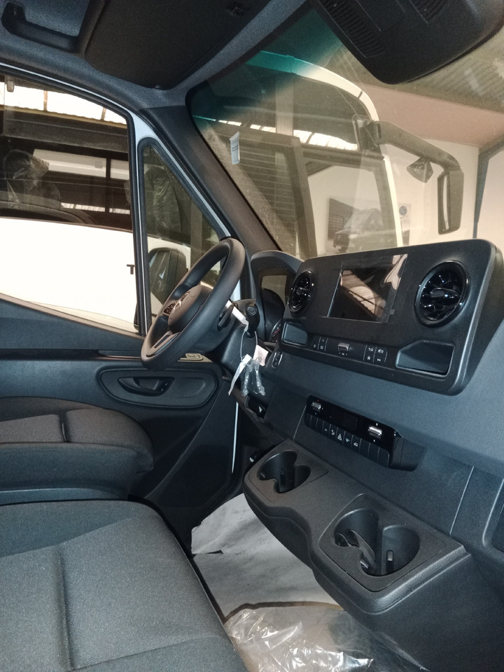 MERCEDES-BENZ SPRINTER 519 - Camião de caixa aberta/ Plataforma: foto 3 MERCEDES-BENZ SPRINTER 519 - Camião de caixa aberta/ Plataforma: foto 3