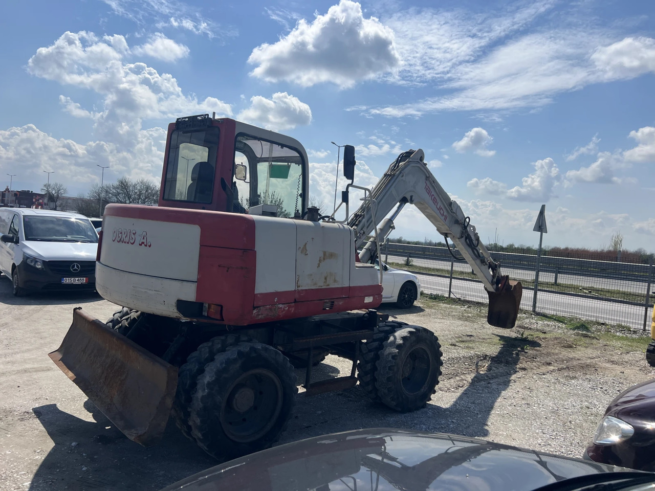 Багер Takeuchi 8-Тона, TB070W, Внос - Escavadeira de rodas: foto 4 Багер Takeuchi 8-Тона, TB070W, Внос - Escavadeira de rodas: foto 4