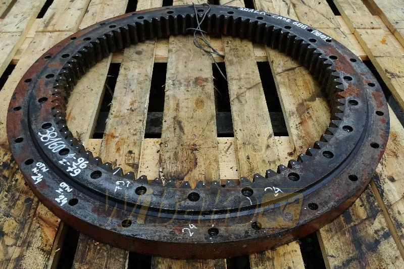 Case 688 - Coroa de giro por Máquina de construção: foto 1 Case 688 - Coroa de giro por Máquina de construção: foto 1