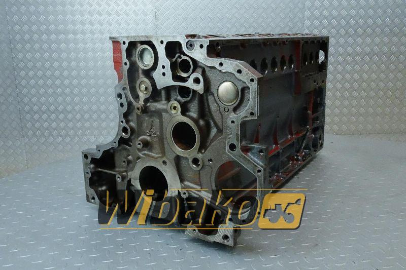 Crankcase for engine Volvo D7D 04282826 - Cárter por Máquina de construção: foto 1 Crankcase for engine Volvo D7D 04282826 - Cárter por Máquina de construção: foto 1