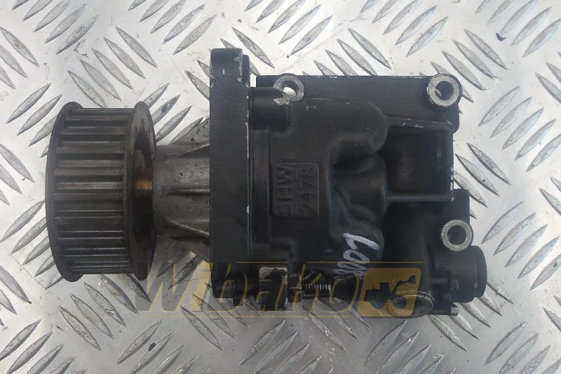 Deutz D2011 L04 I 2478 - Bomba de água: foto 1 Deutz D2011 L04 I 2478 - Bomba de água: foto 1