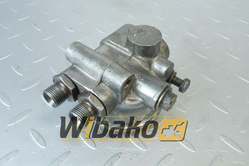 Fuel filter bracket for engine Perkins 2006 - Filtro de combustível por Máquina de construção: foto 1 Fuel filter bracket for engine Perkins 2006 - Filtro de combustível por Máquina de construção: foto 1