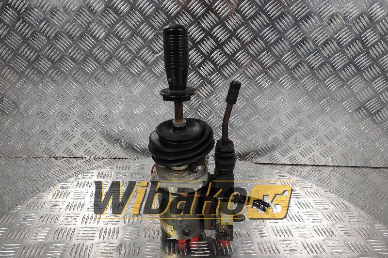 Joystick Rexroth 5TH6-U06307/1X2TH6L06-10/1M 226067/226068 - Cabine e interior por Máquina de construção: foto 1 Joystick Rexroth 5TH6-U06307/1X2TH6L06-10/1M 226067/226068 - Cabine e interior por Máquina de construção: foto 1