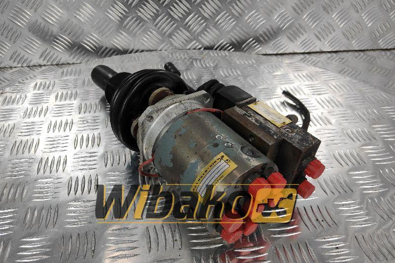 Joystick Rexroth 5TH6-U06307/1X2TH6L06-10/1M 226067/226068 - Cabine e interior por Máquina de construção: foto 2 Joystick Rexroth 5TH6-U06307/1X2TH6L06-10/1M 226067/226068 - Cabine e interior por Máquina de construção: foto 2