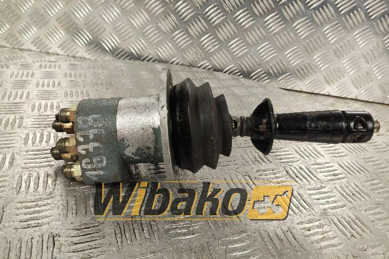Joystick Rexroth sigma TH225898.00 - Cabine e interior por Máquina de construção: foto 1 Joystick Rexroth sigma TH225898.00 - Cabine e interior por Máquina de construção: foto 1