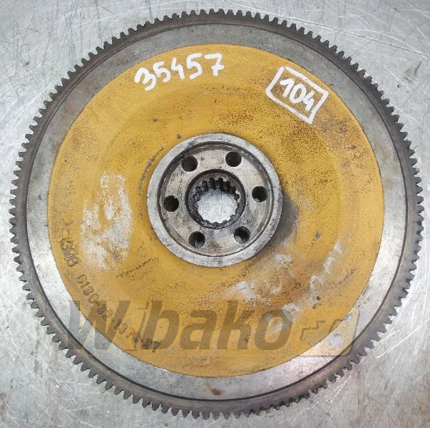 Komatsu S6D105-1 3986136-32-1370-0Y - Volante do motor por Máquina de construção: foto 1 Komatsu S6D105-1 3986136-32-1370-0Y - Volante do motor por Máquina de construção: foto 1