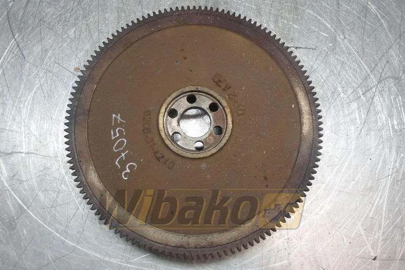 Komatsu S6D95L-1 6206-31-4240 - Volante do motor por Máquina de construção: foto 1 Komatsu S6D95L-1 6206-31-4240 - Volante do motor por Máquina de construção: foto 1