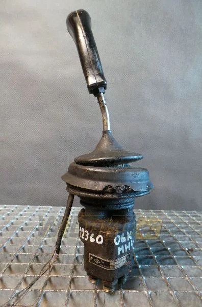 O&K 1598181 13035/24 - Válvula hidráulica por Máquina de construção: foto 1 O&K 1598181 13035/24 - Válvula hidráulica por Máquina de construção: foto 1