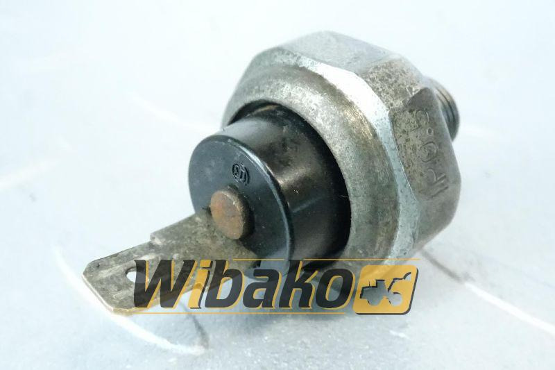 Oil pressure sensor Kubota 1A024-39010 - Sensor por Máquina de construção: foto 1 Oil pressure sensor Kubota 1A024-39010 - Sensor por Máquina de construção: foto 1