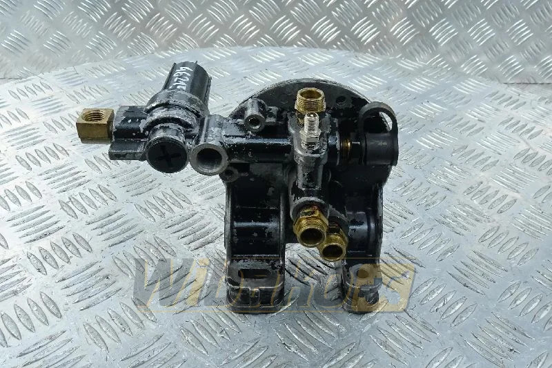 Perkins 1306 1825661C94/1825661C93 - Filtro de combustível por Máquina de construção: foto 1 Perkins 1306 1825661C94/1825661C93 - Filtro de combustível por Máquina de construção: foto 1